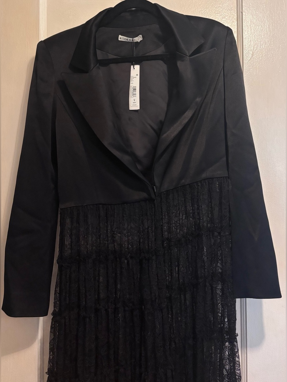 NWT Alice + Olivia Everly Drama Lace Maxi Blazer Black M $795 - Picture 3 of 8